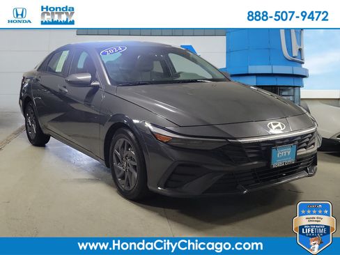 Used 2024 Hyundai Elantra SEL FWD image 1