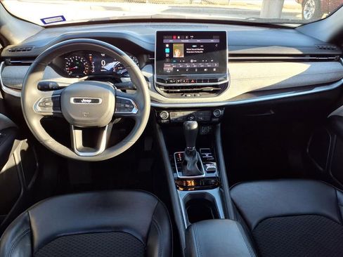 Used 2023 Jeep Compass Latitude image 12