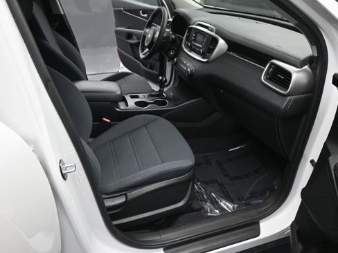 Used 2016 Kia Sorento LX AWD/4WD image 19