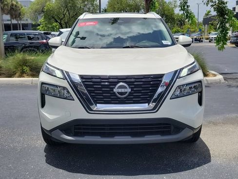 Used 2023 Nissan Rogue SV w/ SV Premium B Package FWD image 2