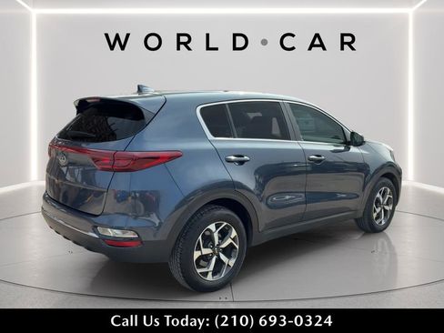Used 2020 Kia Sportage LX image 3