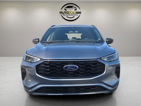 Used 2023 Ford Escape ST-Line image 2