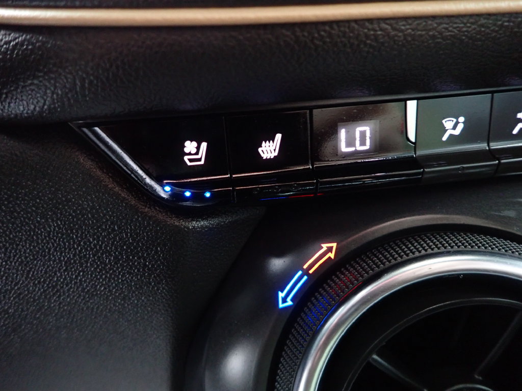 Used 2022 Chevrolet Blazer Premier w/ Enhanced Convenience Package AWD/4WD image 4