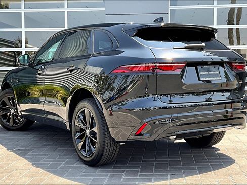 New 2026 Jaguar F-PACE R-Dynamic S image 3