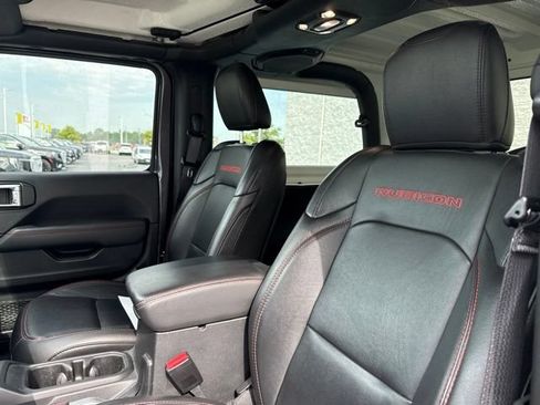 Used 2022 Jeep Wrangler Rubicon w/ Cold Weather Group AWD/4WD image 9
