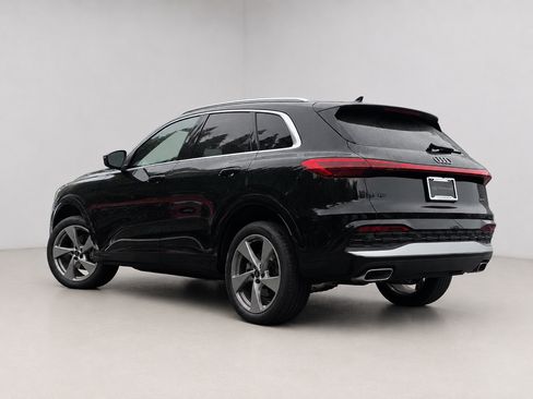 Certified 2025 Audi Q5 Premium w/ Premium Plus AWD/4WD image 4