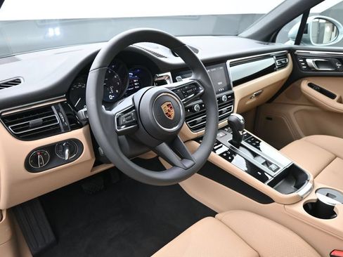 New 2026 Porsche Macan AWD/4WD image 4
