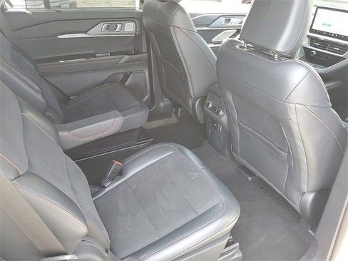 Used 2025 Ford Explorer ST image 16