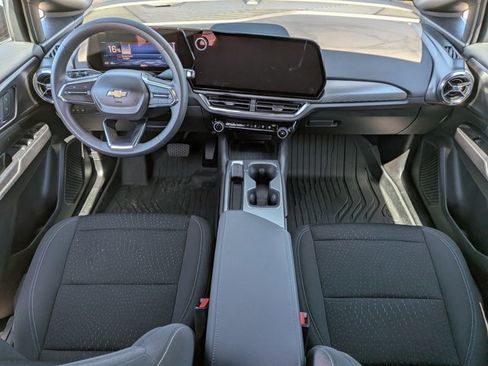 Used 2025 Chevrolet Equinox EV LT image 19