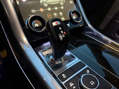 Used 2020 Land Rover Range Rover Sport HSE image 18