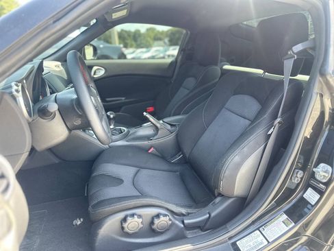 Used 2014 Nissan 370Z Coupe RWD image 15