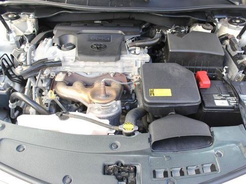 Used 2014 Toyota Camry LE FWD image 33