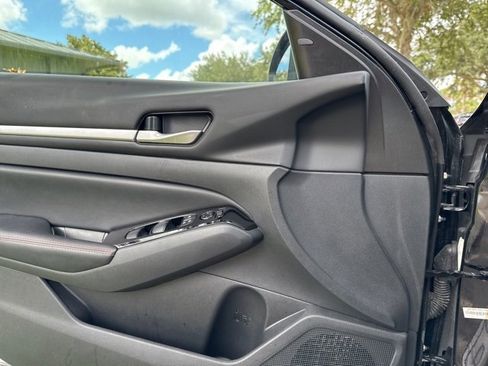 Used 2024 Nissan Altima 2.5 SR image 31