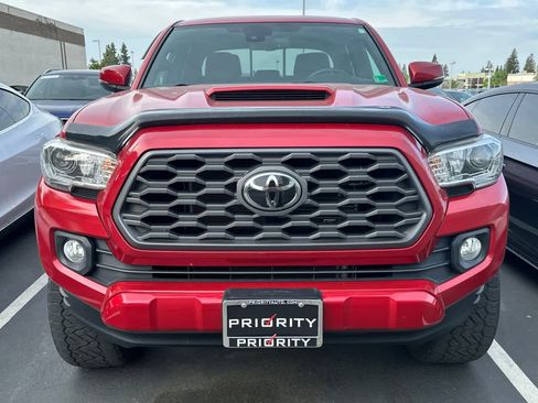 Used 2020 Toyota Tacoma TRD Sport image 6