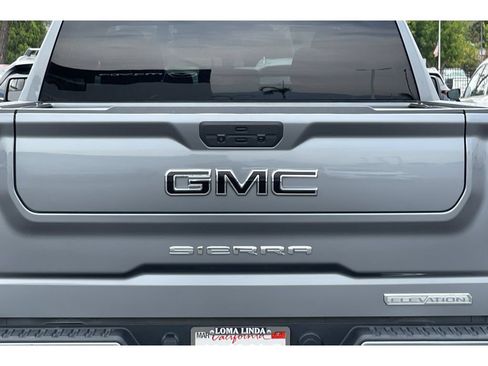 Used 2022 GMC Sierra 1500 Elevation w/ LPO, Elevation Black Package AWD/4WD image 15