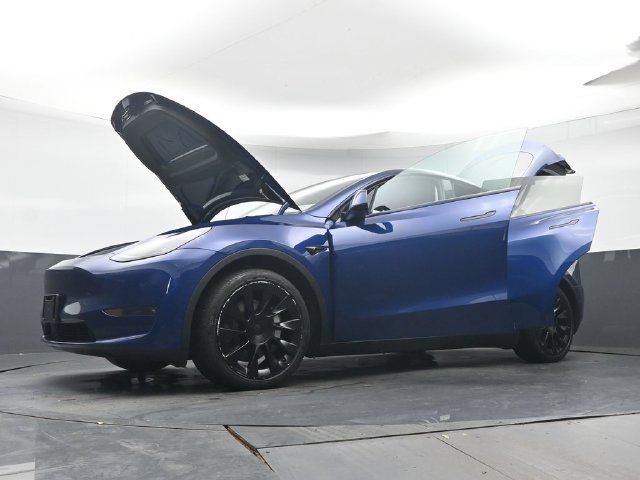 Used 2023 Tesla Model Y Long Range AWD/4WD image 43