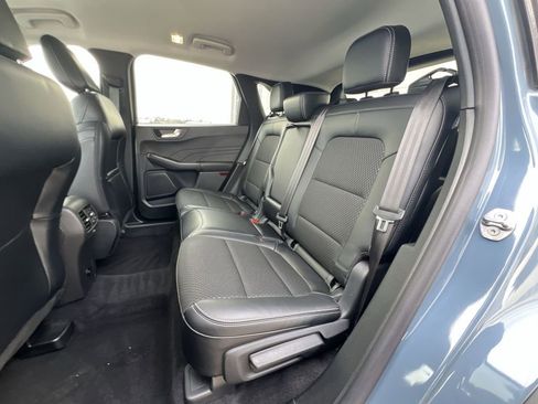 Used 2025 Ford Escape SE FWD image 24