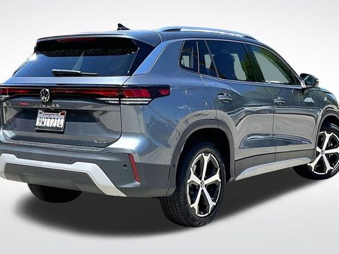 Certified 2026 Volkswagen Tiguan SE AWD/4WD image 10