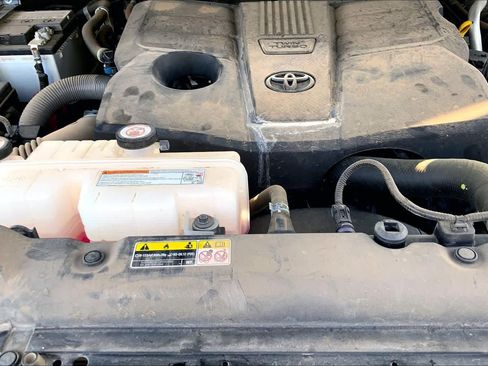 Used 2023 Toyota Tundra SR5 AWD/4WD image 32