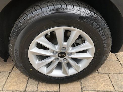 Used 2019 Kia Sorento AWD V6 image 13