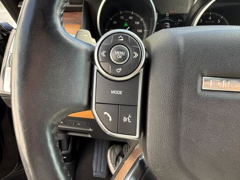 Used 2017 Land Rover Discovery HSE Luxury image 34