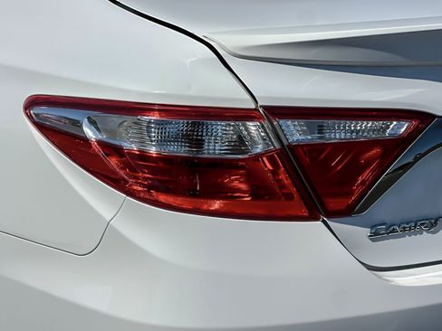 Certified 2016 Toyota Camry SE FWD image 24