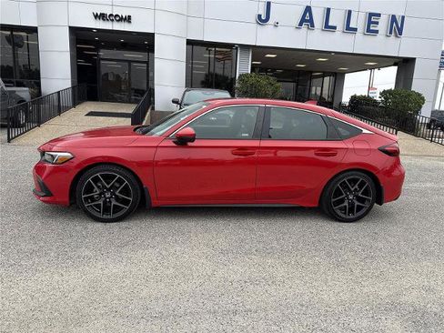 Used 2022 Honda Civic Sport Touring image 2