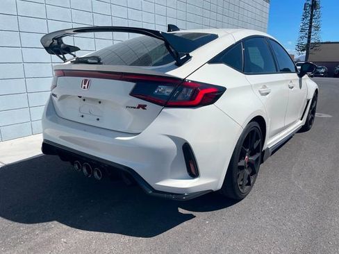 Used 2025 Honda Civic Type R image 3