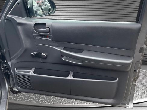 Used 2004 Dodge Dakota 4x4 Club Cab w/ Tire & Handling Group image 23