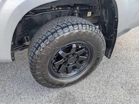 Used 2023 Toyota Tacoma SR AWD/4WD image 29