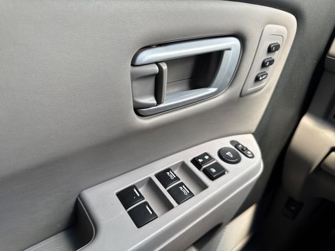 Used 2011 Honda Pilot Touring image 21