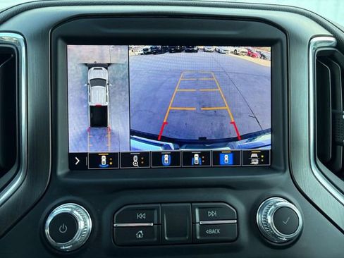 Used 2023 GMC Sierra 2500 AT4 w/ AT4 Preferred Package image 9