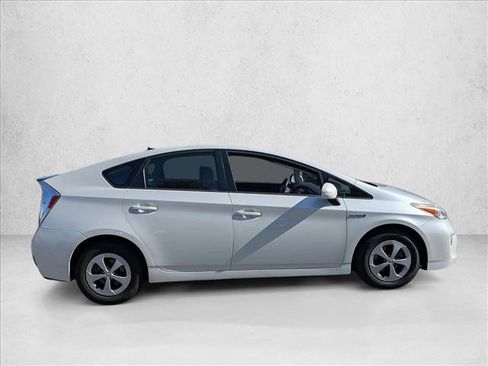 Used 2015 Toyota Prius Four image 4