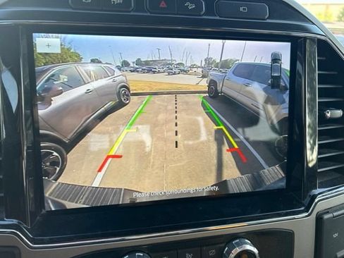 Used 2022 Ford F250 Lariat w/ Lariat Value Package AWD/4WD image 17