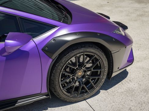 Used 2024 Lamborghini Huracan Sterrato AWD/4WD image 9