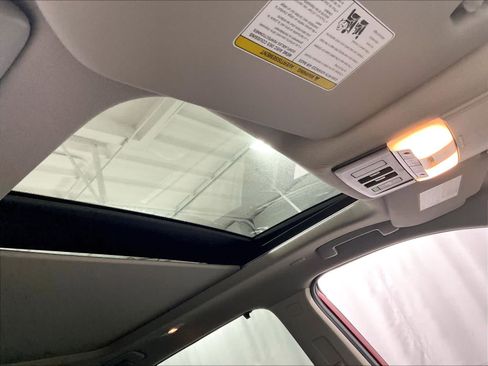 Used 2024 Nissan Rogue SV w/ SV Premium Package image 22