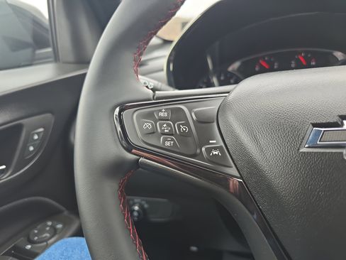 Used 2023 Chevrolet Equinox RS image 21