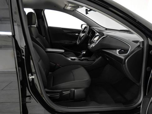 Used 2021 Chevrolet Malibu LS image 23