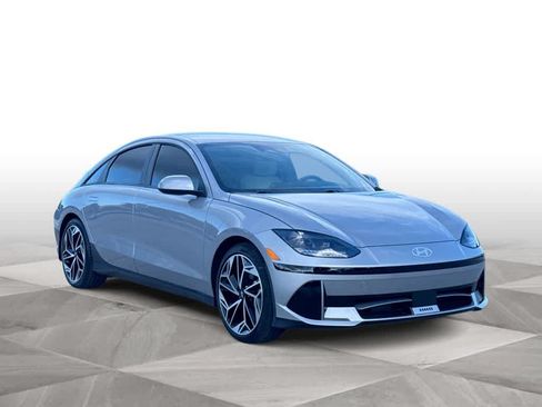 Used 2023 Hyundai Ioniq 6 SEL RWD image 2