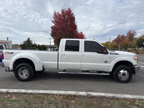 Used 2012 Ford F350 Lariat w/ Lariat Interior Pkg image 5