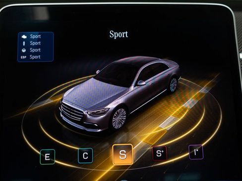 Used 2023 Mercedes-Benz S 580 4MATIC Sedan w/ AMG Line image 31