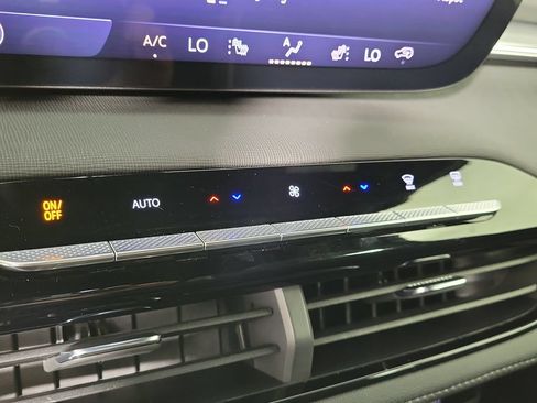 Used 2026 Buick Enclave Sport Touring w/ Power Package FWD image 27