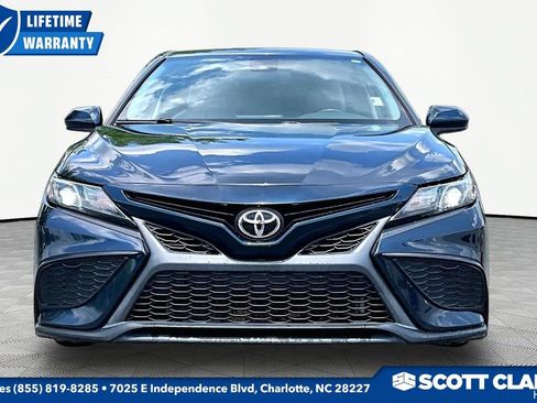 Used 2021 Toyota Camry SE FWD image 2