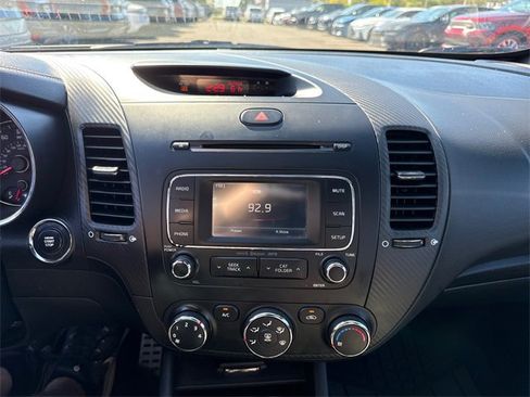 Used 2016 Kia Forte SX image 20