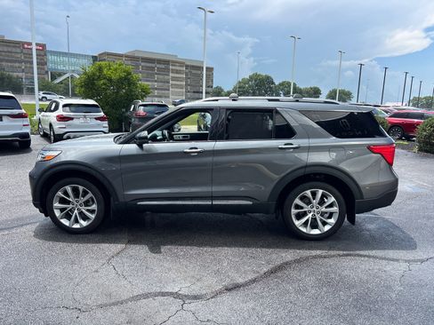 Used 2022 Ford Explorer Platinum w/ Equipment Group 601A AWD/4WD image 4