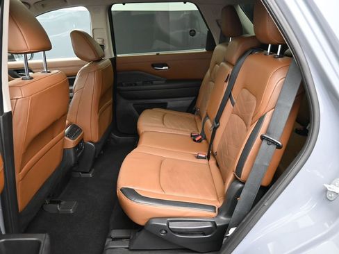 Used 2022 Nissan Pathfinder Platinum w/ Cargo Package image 22