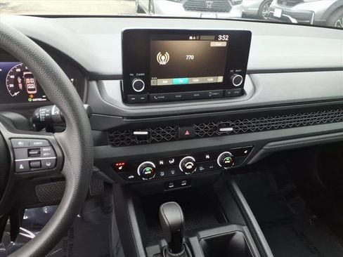 Used 2024 Honda Accord EX image 10