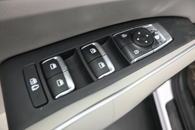 Used 2026 Kia Sorento S FWD image 11