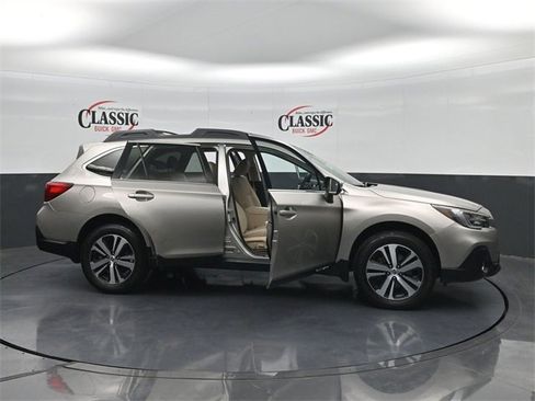 Used 2018 Subaru Outback 2.5i Limited image 30
