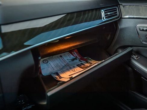 Used 2015 Mercedes-Benz E 350 Sedan image 36